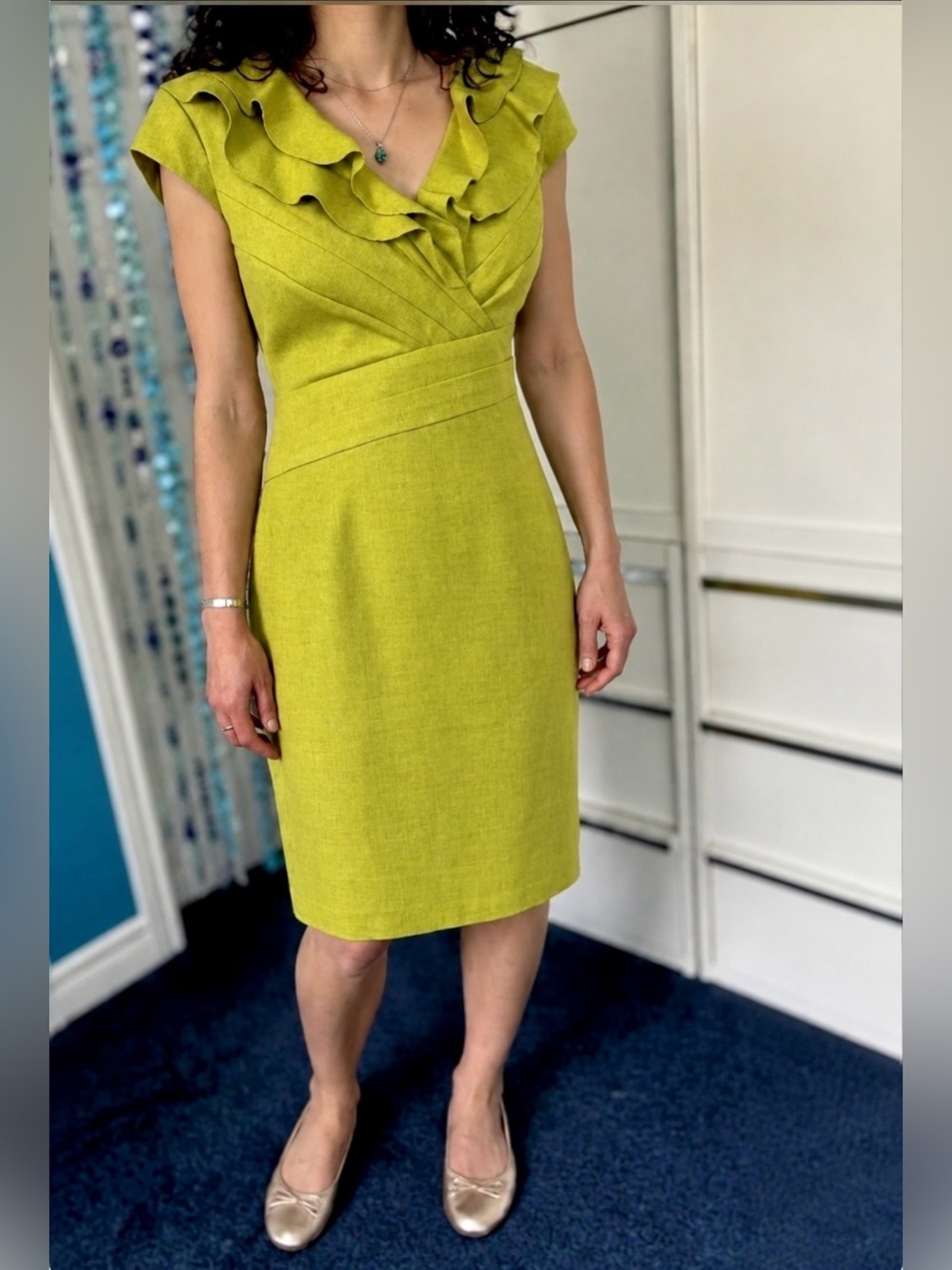 Kay Unger Chartreuse Lime Yellow Occasion Dress • 100% Silk Asymmetric